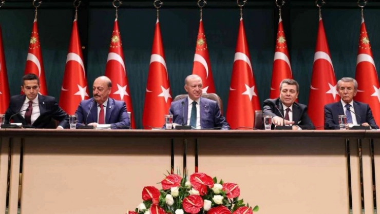 Cumhurbaşkanı Erdoğan 2022 yılında asgari ücretin en alt rakamı 4 bin 250 lira olarak uygulanacaktır