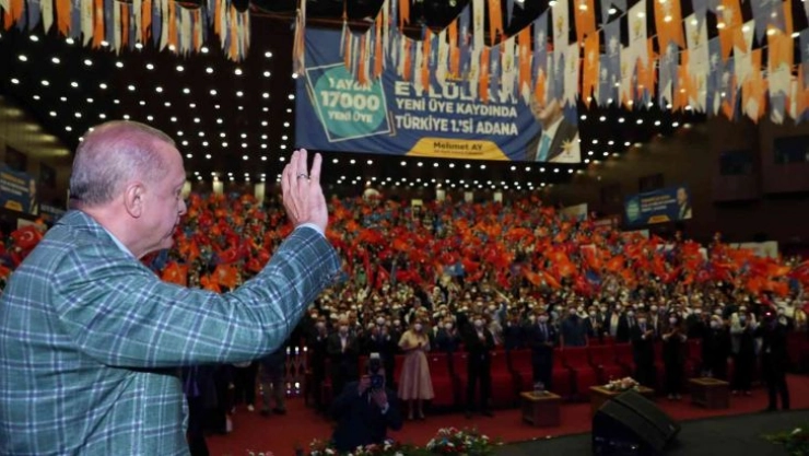 Cumhurbaşkanı Erdoğan Kefenimizi giyerek çıktığımız bu yolda alnımız ak başımız dimdik yürüyoruz