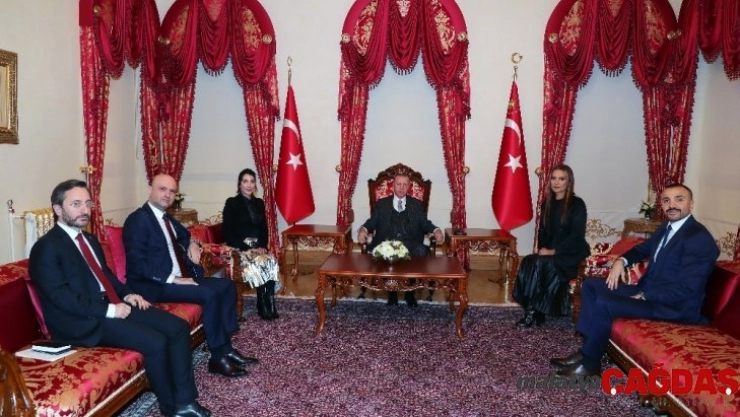 Cumhurbaşkanı Erdoğan, sanatçı Hande Yener ve Demet Akalın'ı kabul etti