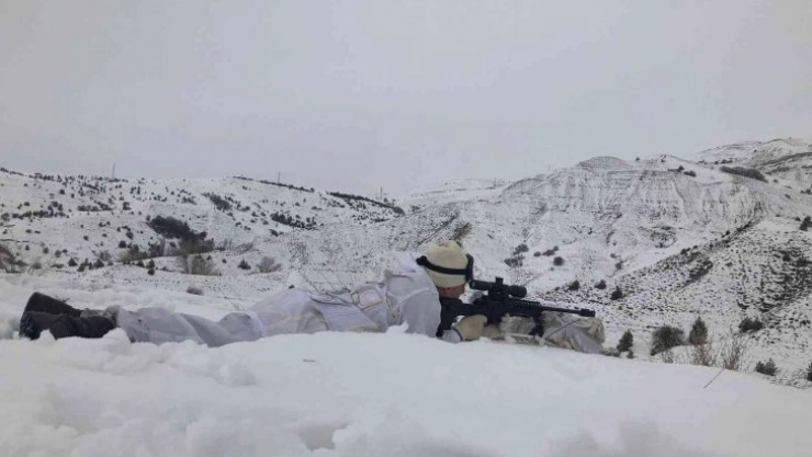 Dağlar karlı onlar kararlı