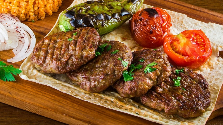 Dana ve kuzu eti diye satılan ürünlerde kanatlı eti çıktı