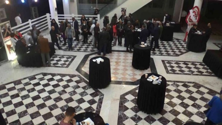 Darbe mağduru doktor Diyarbakır Cezaevi'nde yaşadıklarını kitaba aktardı