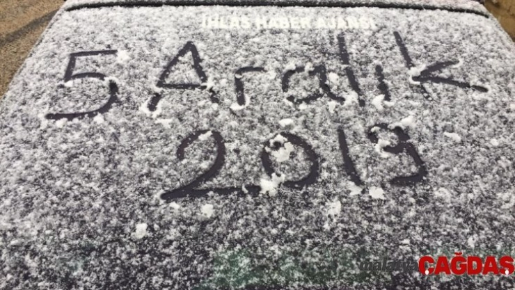 Darende'de mevsimin ilk karı yağdı