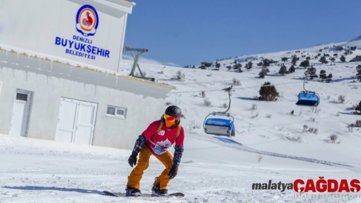 Denizli'de kayak sezonu açıldı