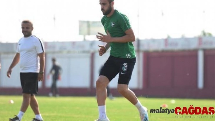 Denizlispor süresiz kadro dışı bıraktığı Oğuz Yılmaz ile anlaşmaya vardı