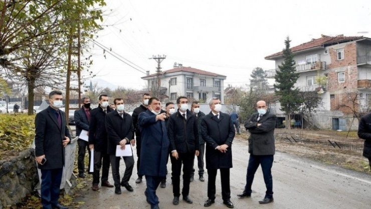 Deprem konutları yollarının yapım çalışmaları devam ediyor