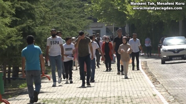 Deprem yaşayan Bingöl'de öğrencilerin sınav heyecanı