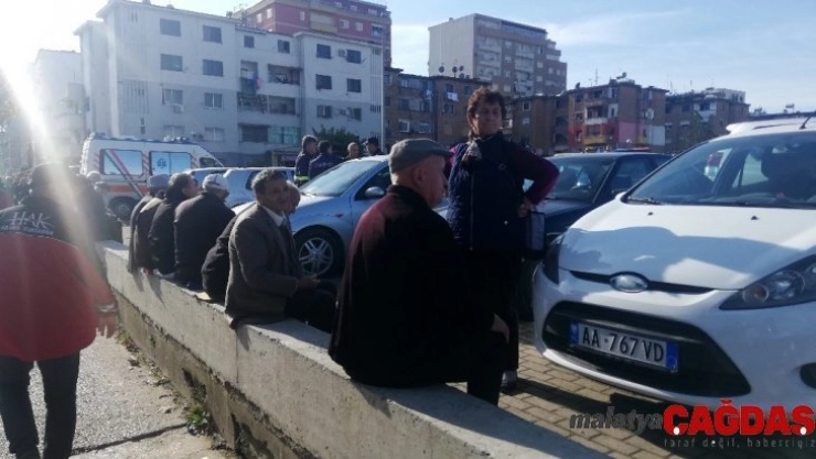 Depremin vurduğu Arnavutluk'ta 1 aylık olağanüstü hal ilan edildi