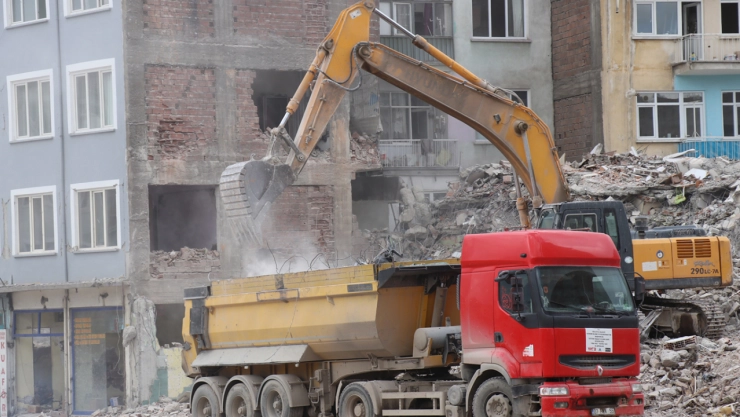Depremin vurduğu Malatya'da kontrollü yıkımların yüzde 97'si tamamlandı