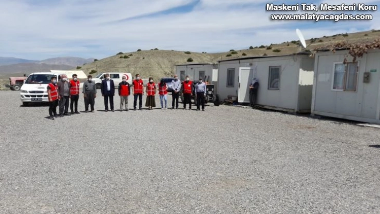 Depremzedelere gıda ve hijyen desteği