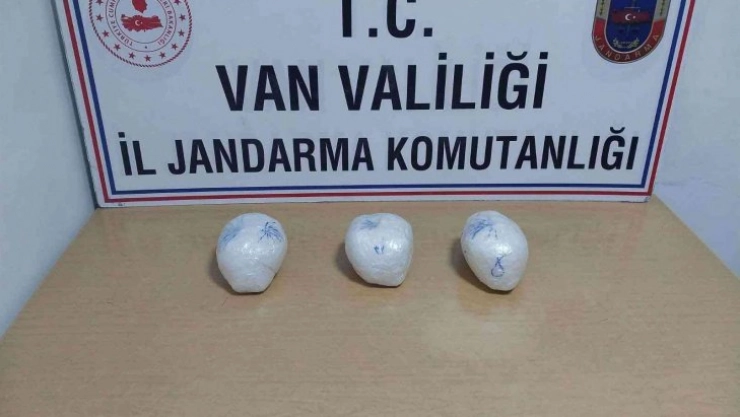 Dere yatağına atılan çantada 3 kilogram metamfetamin ele geçirildi
