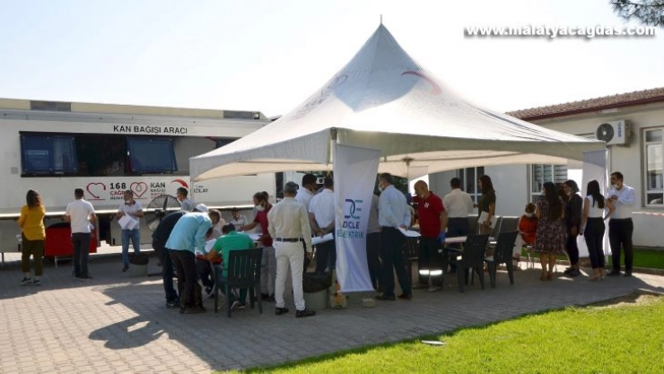 Dicle Elektrik'ten kan bağışı rekoru