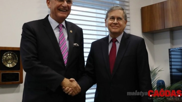 Dışişleri Komisyonu Başkanı Bozkır, ABD Büyükelçisi Satterfield ile görüştü