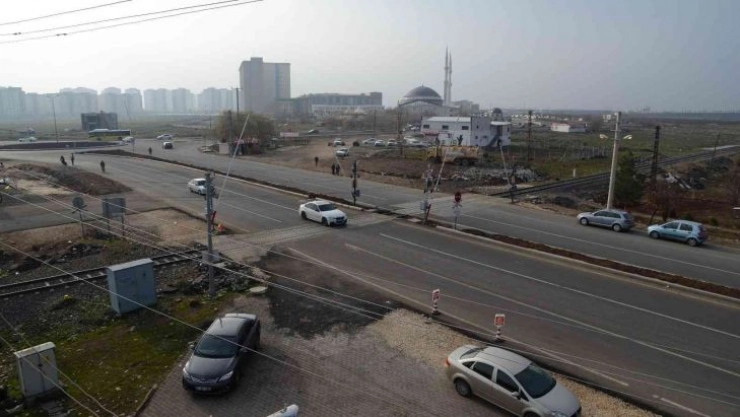 Diyarbakır'da bağlantı yolu yenileme çalışmaları tamamlandı