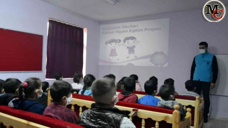 Diyarbakır'da köy okullarına pandemi ve hijyen eğitimi