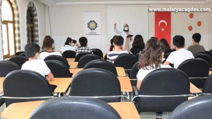 Diyarbakır'da öğrencilere hepatit semineri