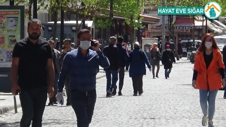 Diyarbakır'da yasak sonrası güneşli havayı gören vatandaşlar sokakları doldurdu