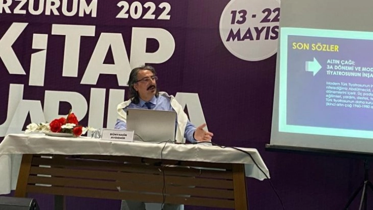 Doç.Dr. Aydemir padişahların tiyatro sanatıyla ilişkilerini anlattı: