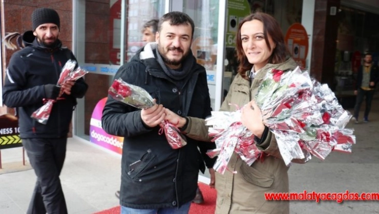 Doğa Cadde AVM, sevgilileri unutmadı