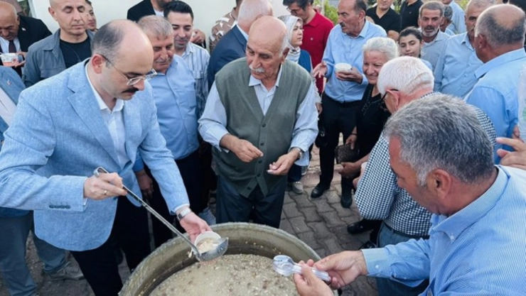 Doğanşehir'de Aşure Dayanışması: 7 Mahalleden Ortak Sofra