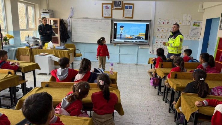 Doğanşehir'de ilkokul öğrencilerine trafik eğitim