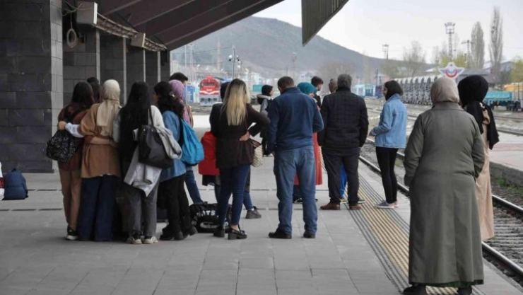 Doğu Ekspresi'nde bayram yoğunluğu