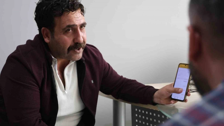 Yanlışlıkla gelen çeyrek milyon lirayı iade etti