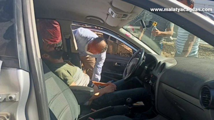 Doktor olan Belediye Başkanı yaralıya ilk müdahaleyi yaptı