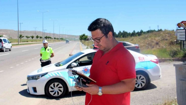 Dronlu denetimde kırmızı ışık ihlali yapan sürücülere ceza