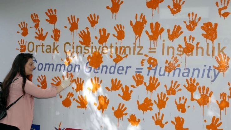 Dünya gençleri eşitlik için Kuğulu Park'ta buluştu