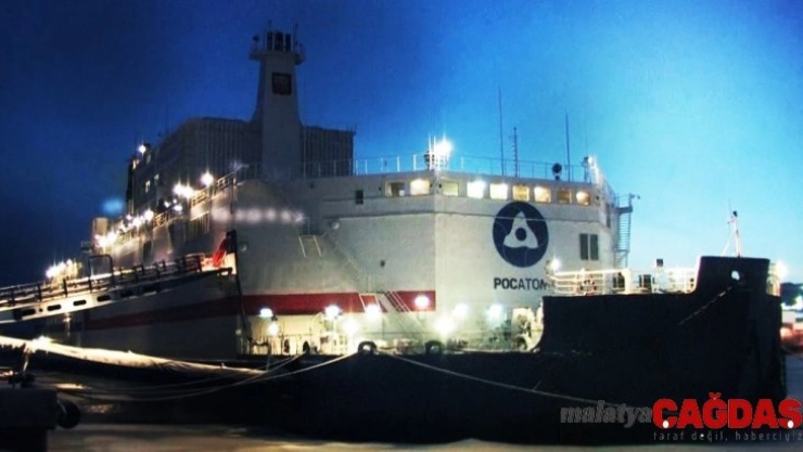 Dünyanın ilk yüzen nükleer güç ünitesi elektrik vermeye başladı