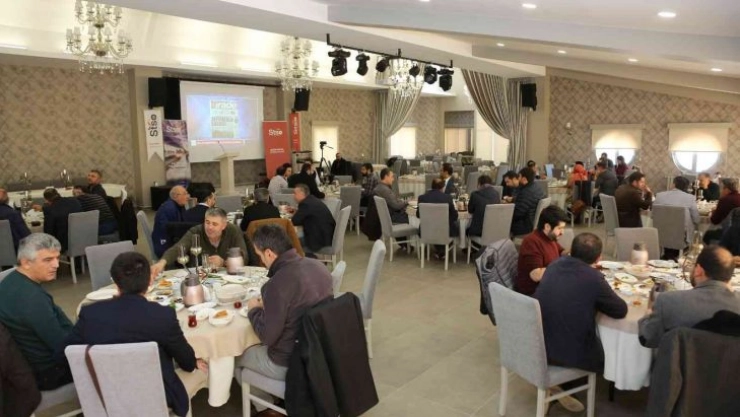 Eken '24 saat telefonun ucundayım'