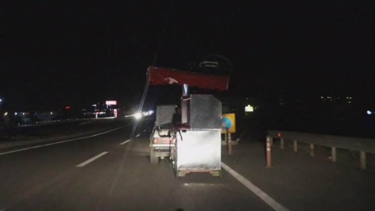 Ekmek teknesini canını hiçe sayarak taşıdı