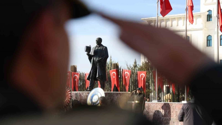 Elazığ'da 10 Kasım'da Atatürk saygıyla anıldı