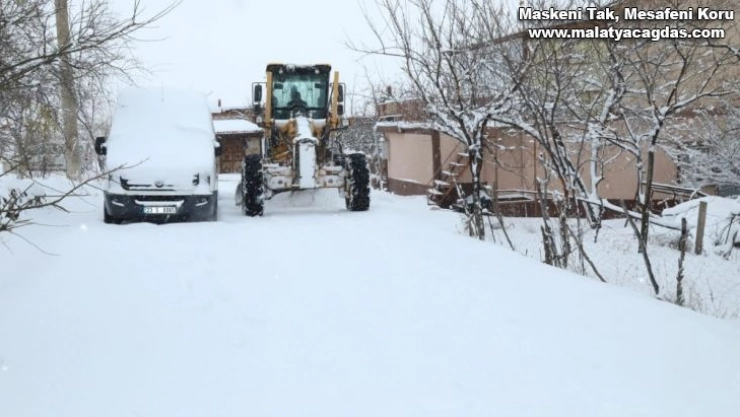 Elazığ'da 24 saat kar mesaisi