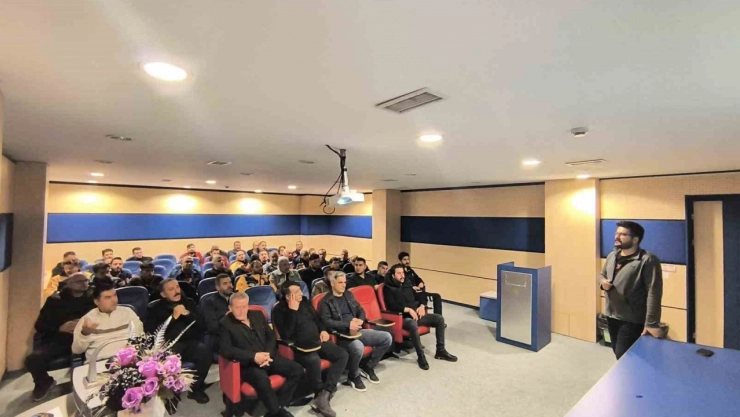 Elazığ'da ambulans şoförlerine eğitim