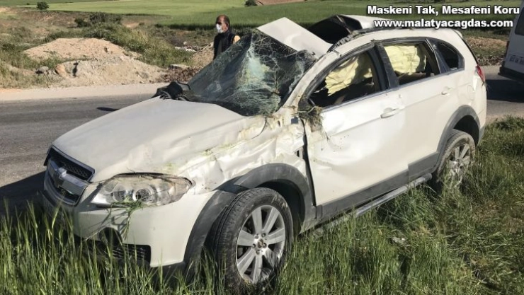 Elazığ'da cip takla attı, 1'i ağır 3 yaralı