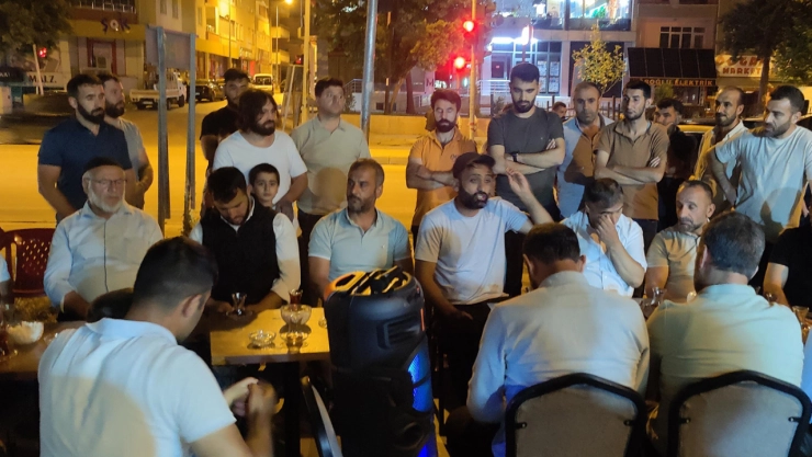 Elazığ'da, Gazze'ye giden aktivistler coşkuyla karşılandı