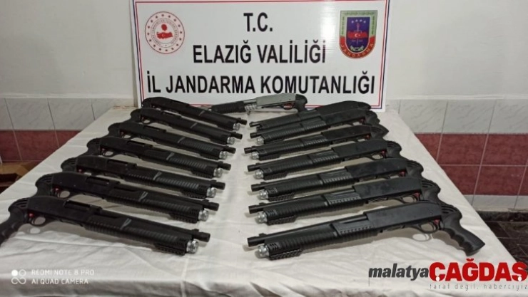 Elazığ'da jandarma  15 adet pompalı tüfek ele geçirdi