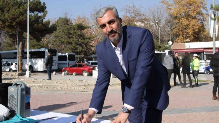 Elazığ'da öğretmenevi yapılması için imza kampanyası başlatıldı