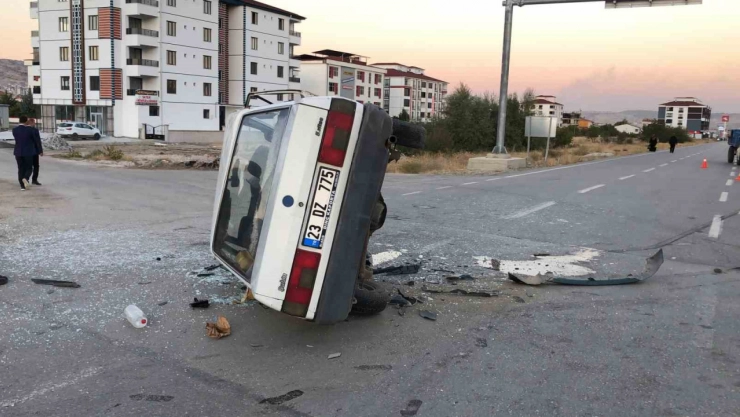 Elazığ'da trafik kazası: 2 yaralı