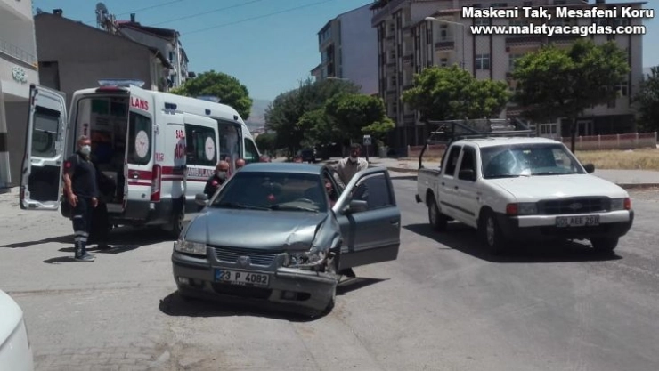 Elazığ'da trafik kazası: 4 yaralı