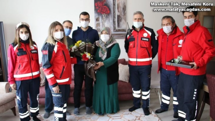 Azize Çelik'i, ilk müdahaleyi yapan ekip ziyaret etti