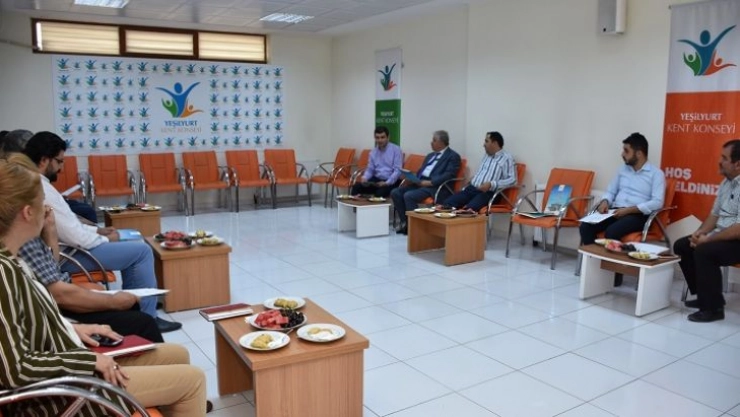 Yeşilyurt Kent Konseyi Ahmet Berber'e Emanet