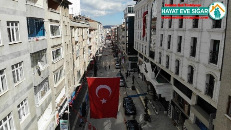 Elazığlılar evde kaldı, boş kalan kent merkezi havadan görüntülendi