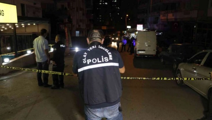 Emekli polis kahvehanede dehşet saçtı: 2 ölü