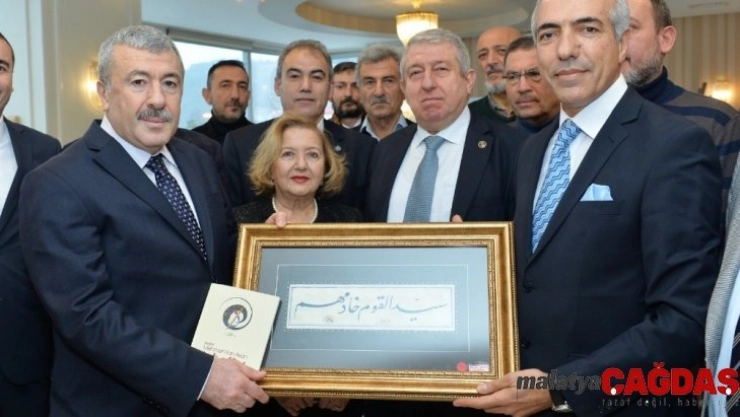 Emekli polis memurundan 'Aşk-ı Hat' sergisi