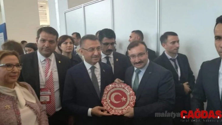 Emetli kadınlar Ankara'da çini sanatını tanıtıyor
