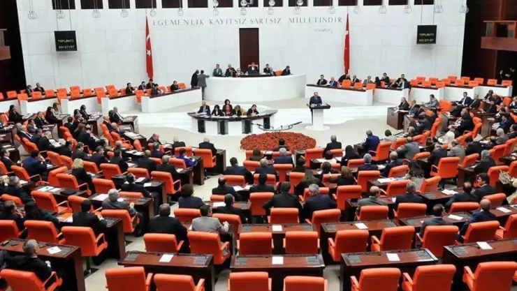 En Düşük Emekli Aylığı Yükseldi, Kamu Personelinde Yapısal Değişiklikler Yapıldı