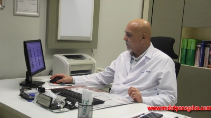 Enfeksiyon Hastalıkları Uzmanı Dr. Güler: 'Koronada gereksiz panik yapılıyor'